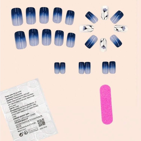 Blue/White Floral Press On Nail Set NEW 🏷️ - Picture 3 of 5